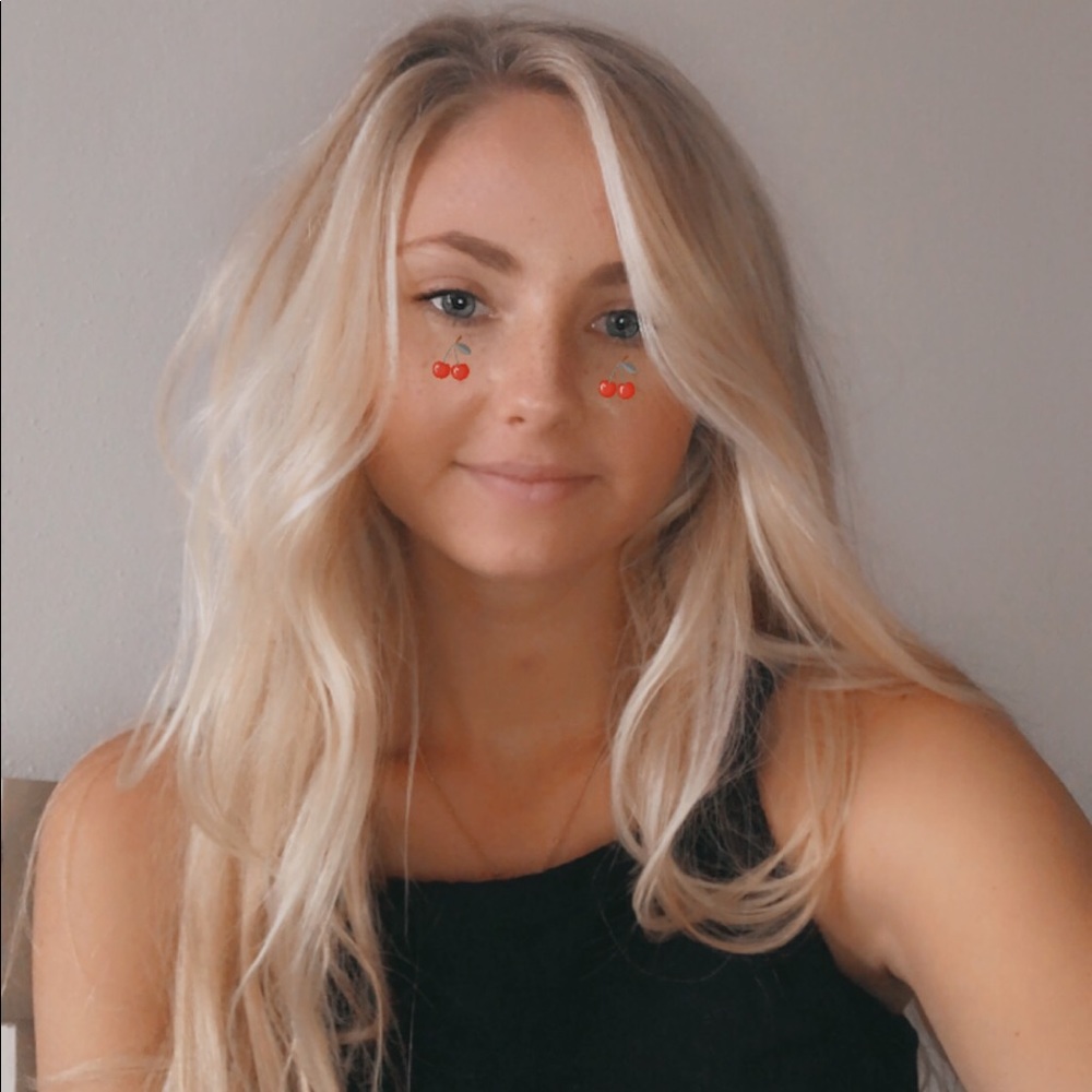 Meet your Posher, Desiree